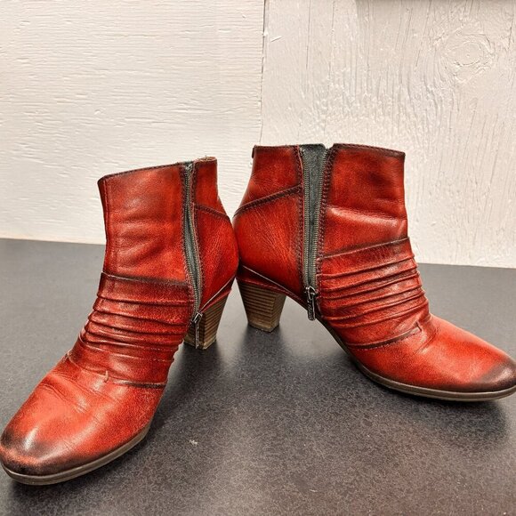 PIKOLINOS Red Ankle Boots - Picture 3 of 16